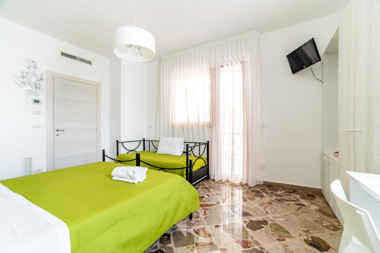 Le Calette Rooms - Puglia Mia Apartments Monopoli Exterior photo